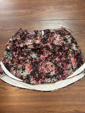Lululemon Hotty Toddy Floral Print A-Line Mini Skirt in Black and Pink